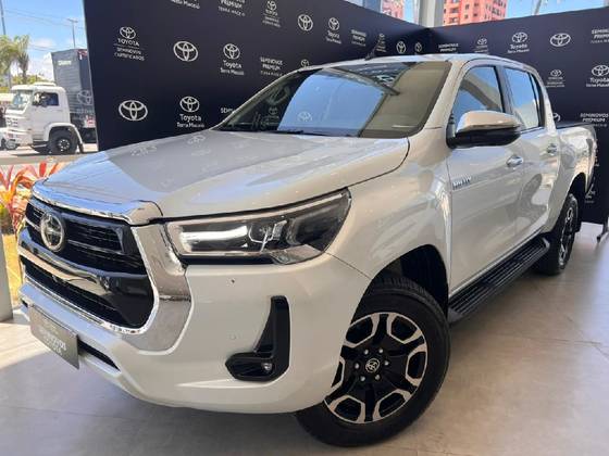TOYOTA HILUX 2.8 D-4D TURBO DIESEL CD SRX 4X4 AUTOMÁTICO